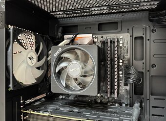 Ryzen 7 3800XT \16GB\RTX 2080Ti\SSD\850W Zdroj - 10