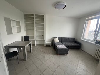 1 izbový byt v Ružinove, ŠÁNDOROVA ul - 10