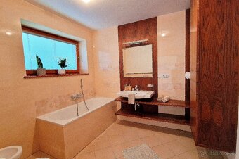 Rodinný dom Podhradová 250m2 v slepej ulici - 10