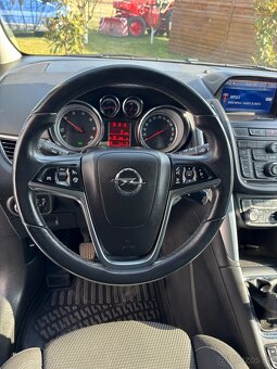 Opel Zafira - 10