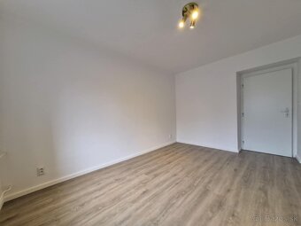 Na prenájom prerobený 2-izbový tehlový byt s balkónom - 10
