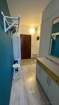 PRENAJATÉ: 1 izbový, priestranný byt - sídlisko Mier, SNV - 10