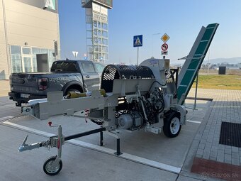 Kombinovaný elektro + za traktor štiepací poloautomat dreva - 10