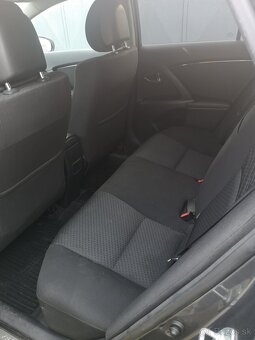 Toyota avensis 2.0d4d - 10
