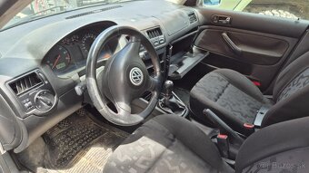 Volkswagen Bora 1,6i 74kw - 10
