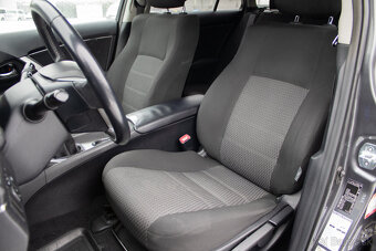 Toyota Avensis Combi 91 kW - 10