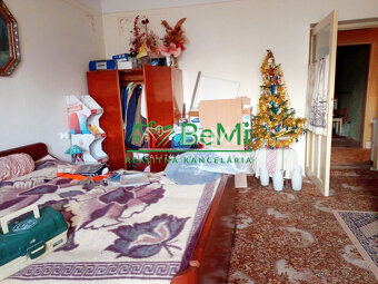 Predaj viacgeneračného rodinného domu - Dolné Semerovce  (04 - 10