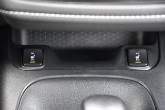 Toyota Corolla Kombi TS 2.0 HYBRID E-CVT SR 2021 DPH - 10