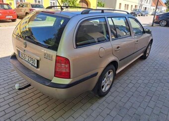 Škoda Octavia 1,9 TDI PD Elegance 4x4 Combi nafta manuál - 10