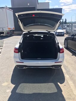 Mercedes-Benz E trieda Kombi 220d 4matic AMG - 10