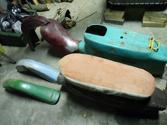 Jawa - CZ motor blok valec hlava puklica kolesá nádrž - 10