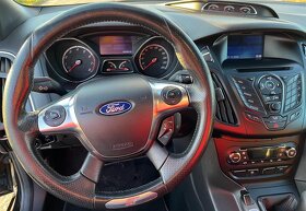 Ford Focus 2.0 ST - 10