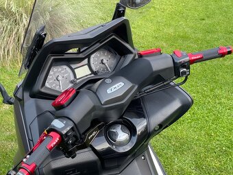 YAMAHA T-Max 530 BLACK EDITION ABS-PC-LED-MIVV-K&N-TC - TOP - 10