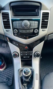 Chevrolet Cruze 2.0 VCDi 120 kW – slovenské vozidlo - 10