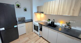 Na prenájom 2 izbový moderný byt BLÍZKO CENTRA - 10