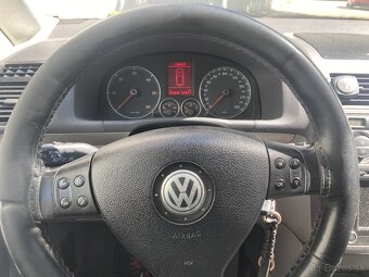 Vw Touran 2.0 TDi 103 kW M6 - 10