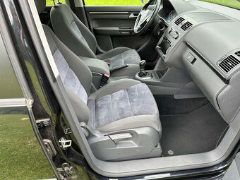 Predám VW Touran 1.4 TSI, r.v. 2011 - 10