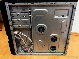 Zakladna doska + CPU + chladič procesora + skriňa - 10