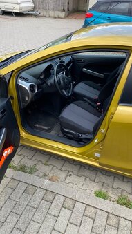 Mazda 2 - 10