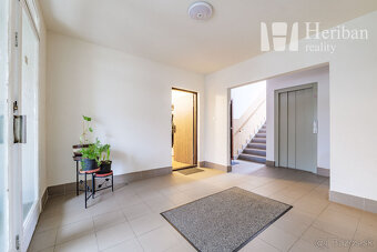 Útulný a bezbariérový 1 izbový byt s loggiou pri OC Optima - 10