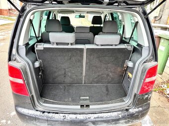VW TOURANPredám 7. miestny Volkswagen Touran, 2.0.tdi, 103 k - 10
