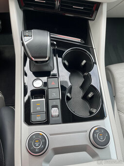 Volkswagen Touareg R-line - 10