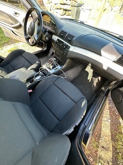 BMW 330i sedan manuál - 10