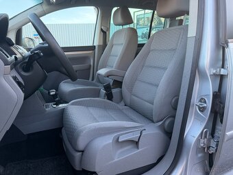 Volkswagen Touran 2.0 TDI Trendline DSG - 10