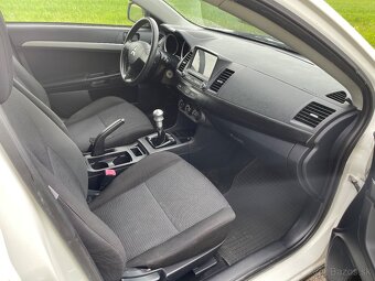 Mitsubishi Lancer 1.5 - 10