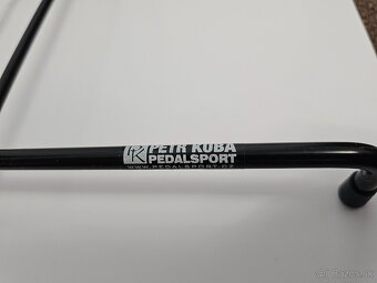 Predám 2ks výstavný držiak bicykla Pedalsport PDS-DK-V - 10