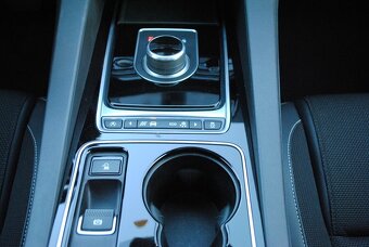 Jaguar F-Pace 2.0D I4 180k R-Sport AWD A/T⭐ZÁRUKA 3 ROKY - 10