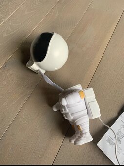 LED projektor Kozmonaut - 10