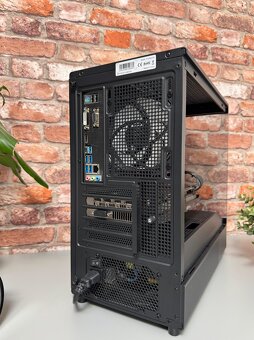 Ryzen 5 1600 AF\16GB\GTX 1080 Ti\SSD\750W Zdroj - 10