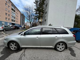 Toyota Avensis - 10