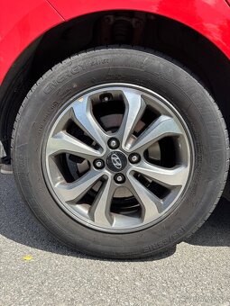 HYUNDAI i20 - 10