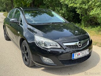 Opel Astra J 1.4T 2010 123000km kupované na SR - 10