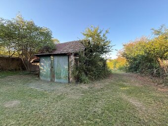 Rodinný dom s veľkým pozemkom - Veľké Ludince - 10