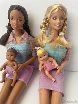 Realisticka klbova babika a kracajuca Barbie s kociarom - 10