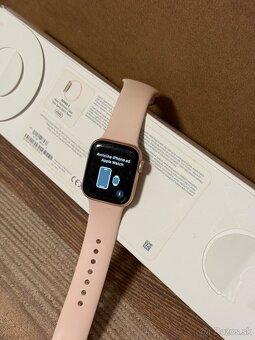Apple Watch Series 5 40MM - 10
