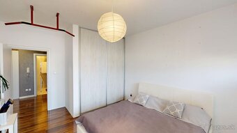 Jedinečný trojizbový byt s dvoma balkónmi v centre Malaciek- - 10