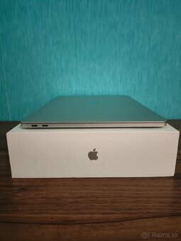 MacBook Pro 2017 | i5 • 8GB • 256GB SSD - 10