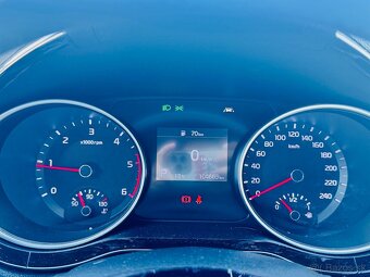 Kia Ceed SW 1.6 CRDi 136k Gold A/T - 10