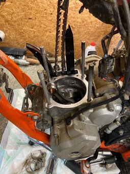 Ktm - 10