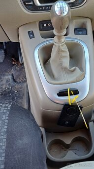 Renault Scenic 1.4i 96kw r.2009 - 10