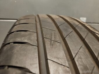 Prakticky nové letné pneumatiky Bridgestone - 235/55 r18 - 10