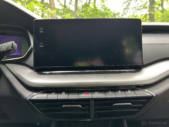 Škoda octavia 4 IV combi 1.4TSI Plug in hybrid - 10