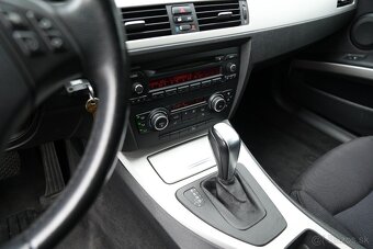 BMW 320d xDrive Touring facelift - 10