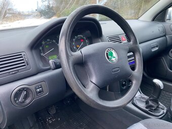 ŠKODA OCTAVIA 1 4X4 2.0 BENZÍN 85KW - 10