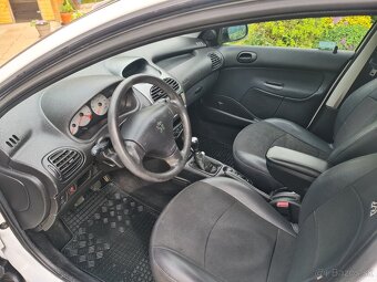 Peugeot 206 1,4 benzín - 10