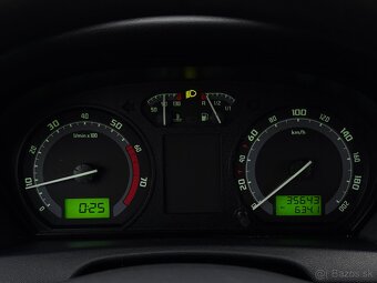 Škoda Fabia 1.2 s poctivými 35 000 km Garážovaná,super stav - 10